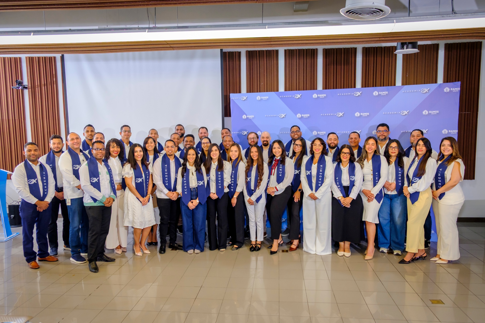 Grupo Ramos gradúa la primera promoción de su programa de desarrollo de talento "Academia 2X"