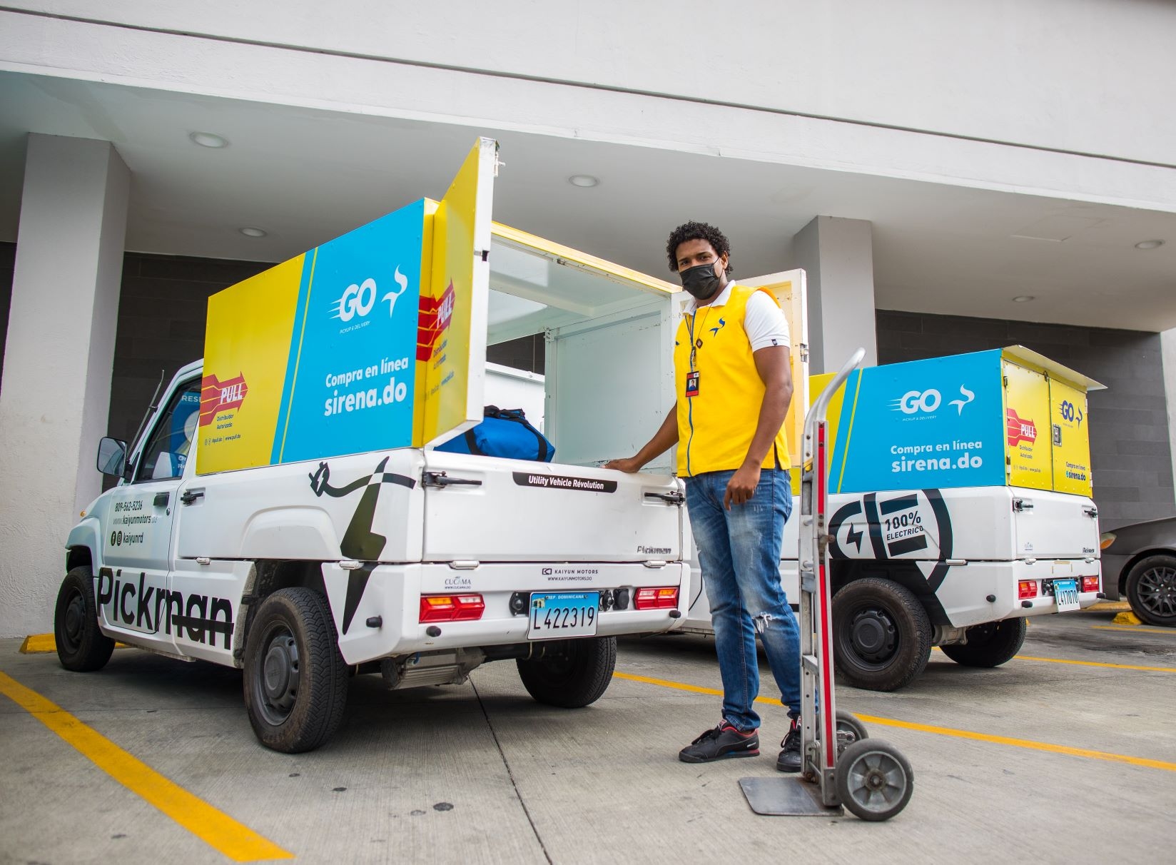 Grupo Ramos contribuye a reducir impacto ambiental al usar vehículos eléctricos en despachos de Sirena Go 