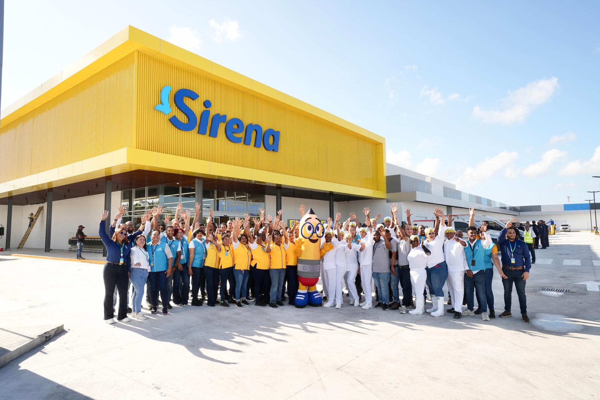 Grupo Ramos inaugura nueva Multiplaza Verón
