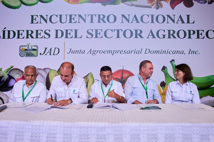 Grupo Ramos y JAD acuerdan impulsar producción agrícola local más eficiente